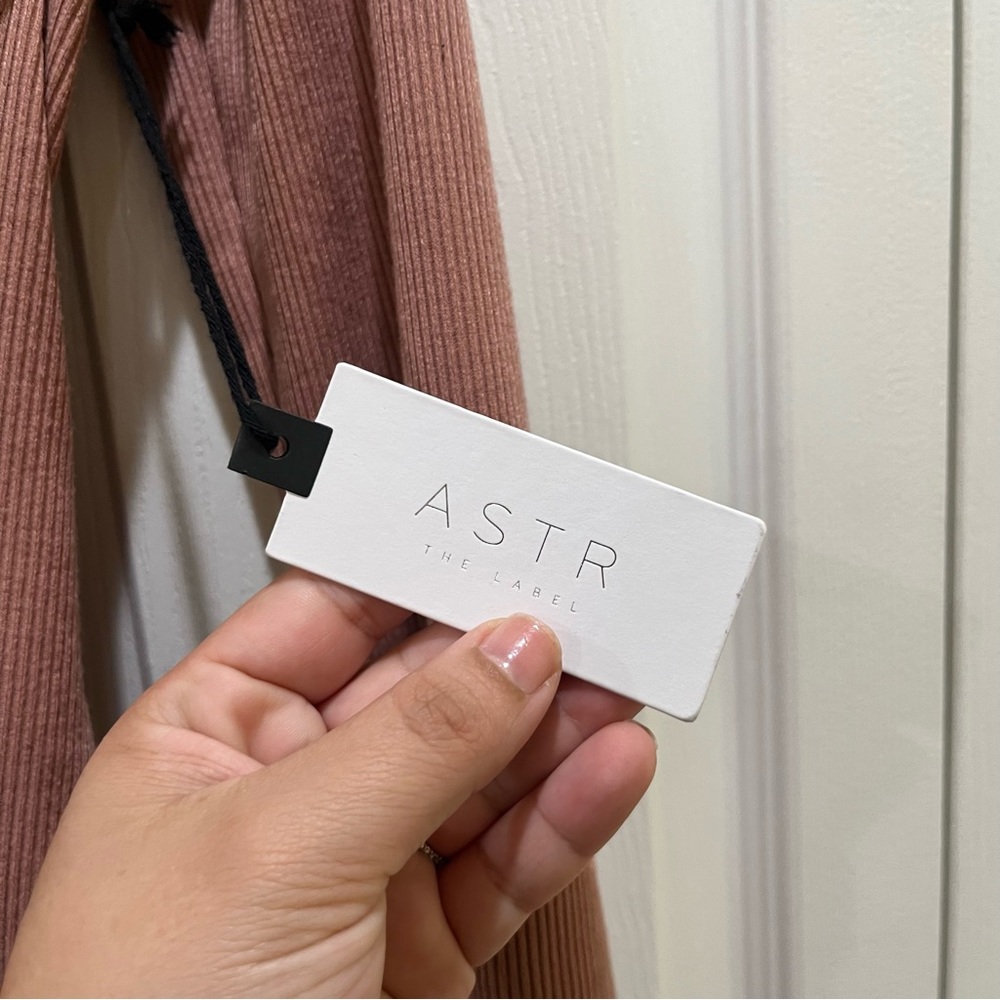 ASTR The Label Long Sleeve Ribbed Bodycon Dress Hook and Eye Front Blush Medium - Picture 5 of 8